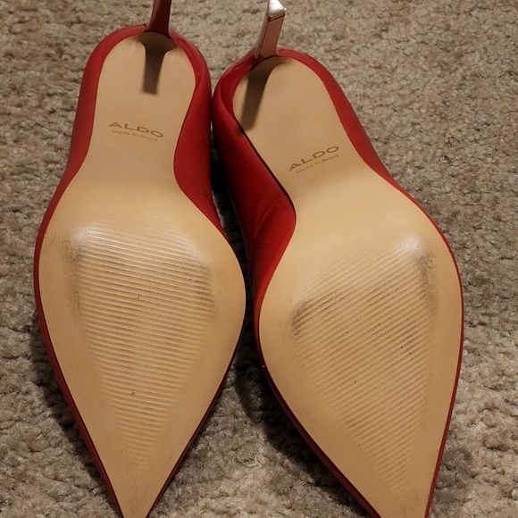 Red heels - Picture 3 of 3